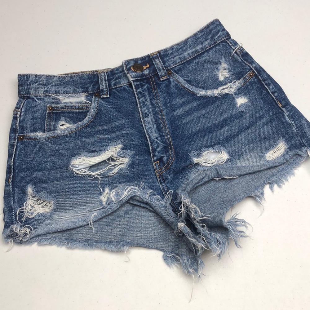 DISTRESS ZARA TRAFULAC JEAN SHORTS W25/26 😎